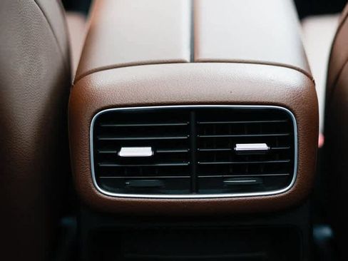 Used 2024 Mercedes-Benz GLE 350 4MATIC w/ Driver Assistance Package image 32