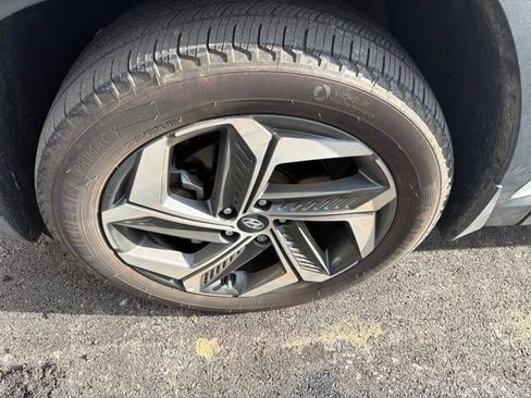 Certified 2024 Hyundai Tucson Limited AWD/4WD image 28