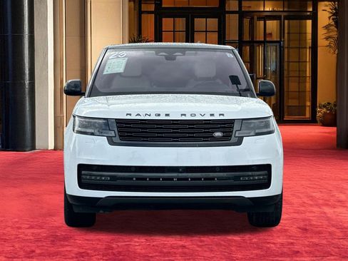 Used 2023 Land Rover Range Rover SE image 7