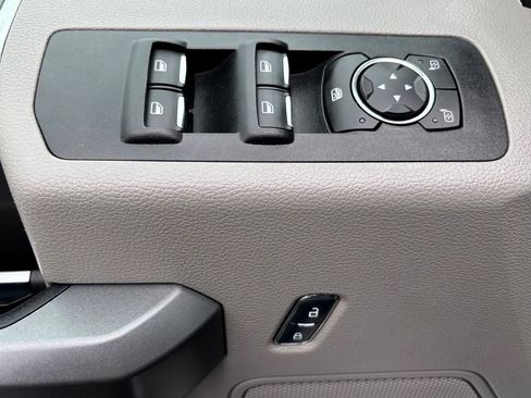 Used 2018 Ford F150 XLT w/ Equipment Group 302A Luxury AWD/4WD image 13