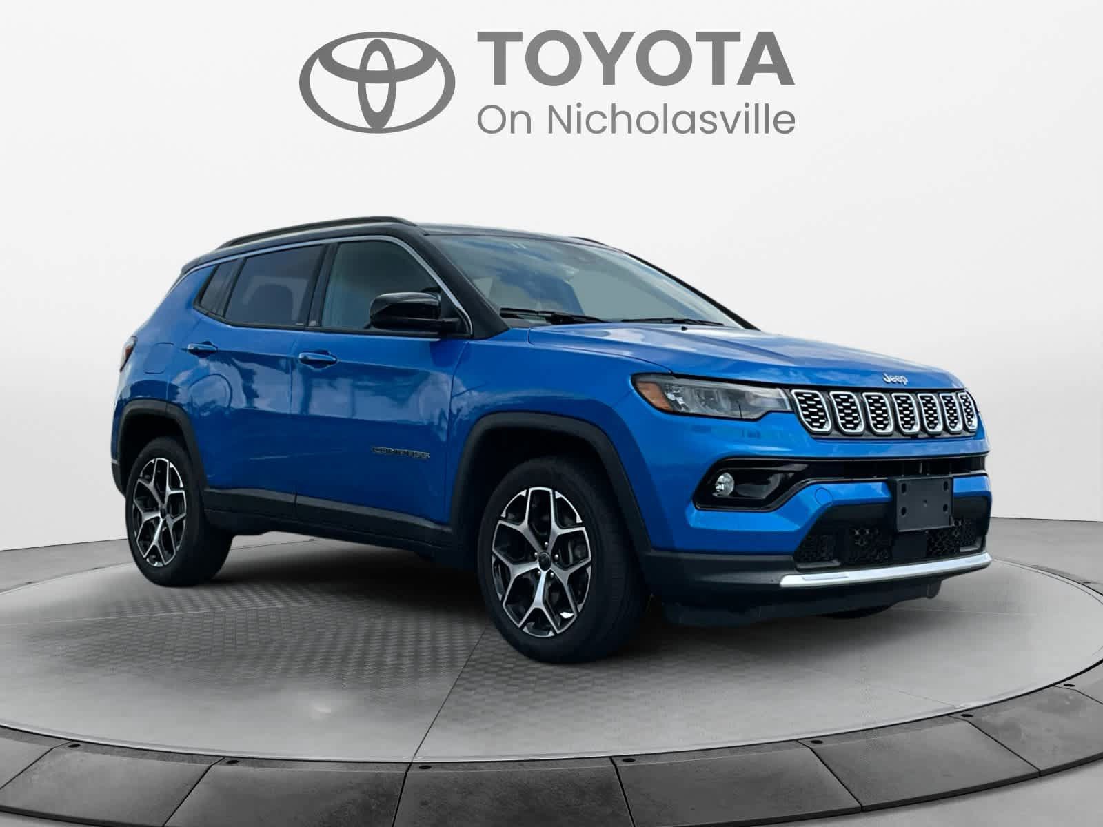 Used 2025 Jeep Compass Limited AWD/4WD image 7