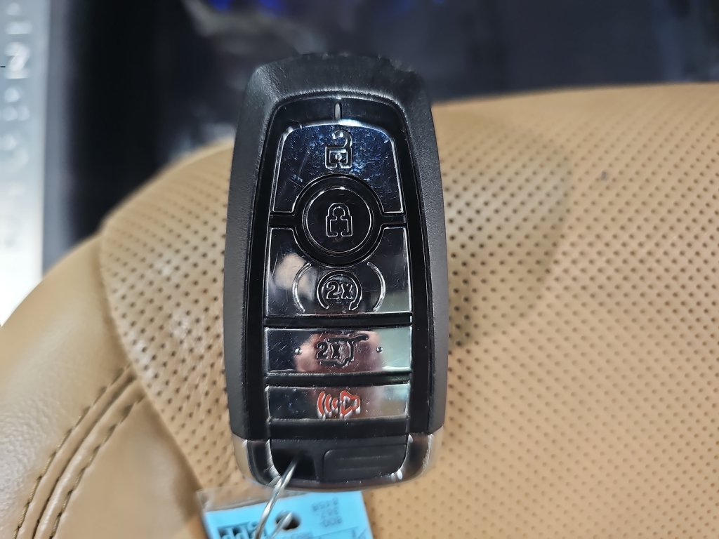 Used 2023 Lincoln Corsair Reserve AWD/4WD image 37