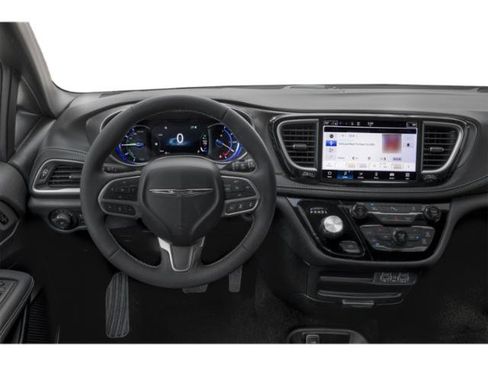 Certified 2026 Chrysler Pacifica Premium FWD image 6