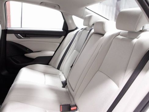 Used 2018 Honda Accord EX image 15