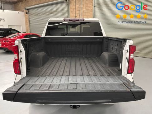 Used 2022 Chevrolet Silverado 1500 High Country w/ High Country Premium Package AWD/4WD image 9