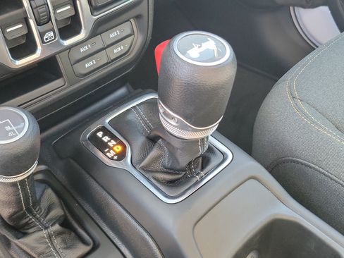 Used 2024 Jeep Wrangler Unlimited Sport AWD/4WD image 26