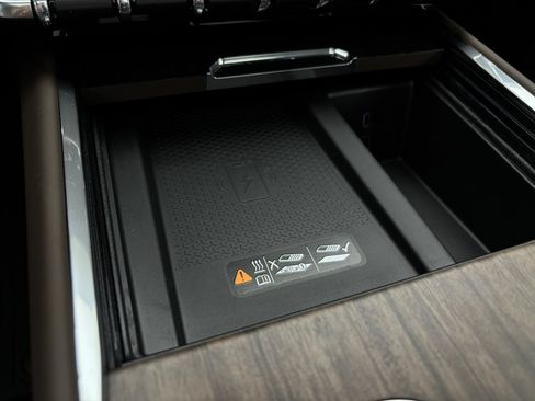 New 2026 GMC Acadia Denali Ultimate w/ LPO, Floor Liner Package AWD/4WD image 34