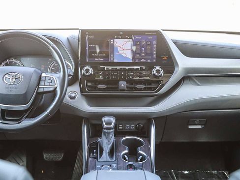 Certified 2022 Toyota Highlander Limited image 14