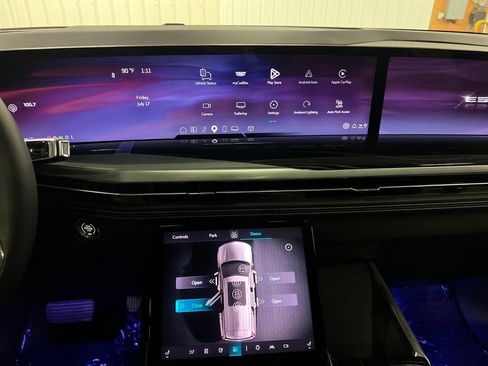 Certified 2025 Cadillac Escalade Sport w/ Touring Package AWD/4WD image 28