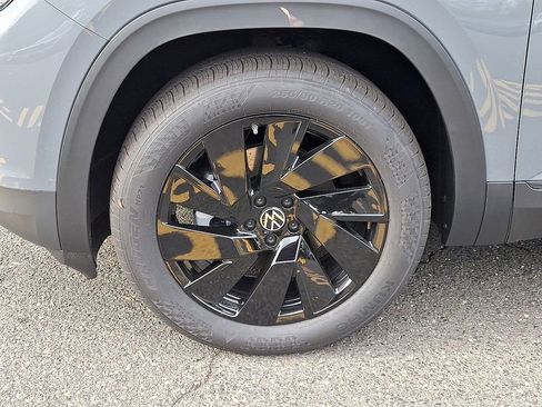 New 2026 Volkswagen Atlas Cross Sport SE image 5