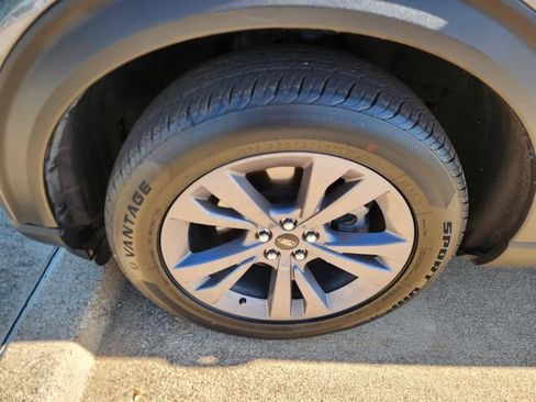 Used 2023 Ford Explorer XLT w/ Equipment Group 202A AWD/4WD image 8