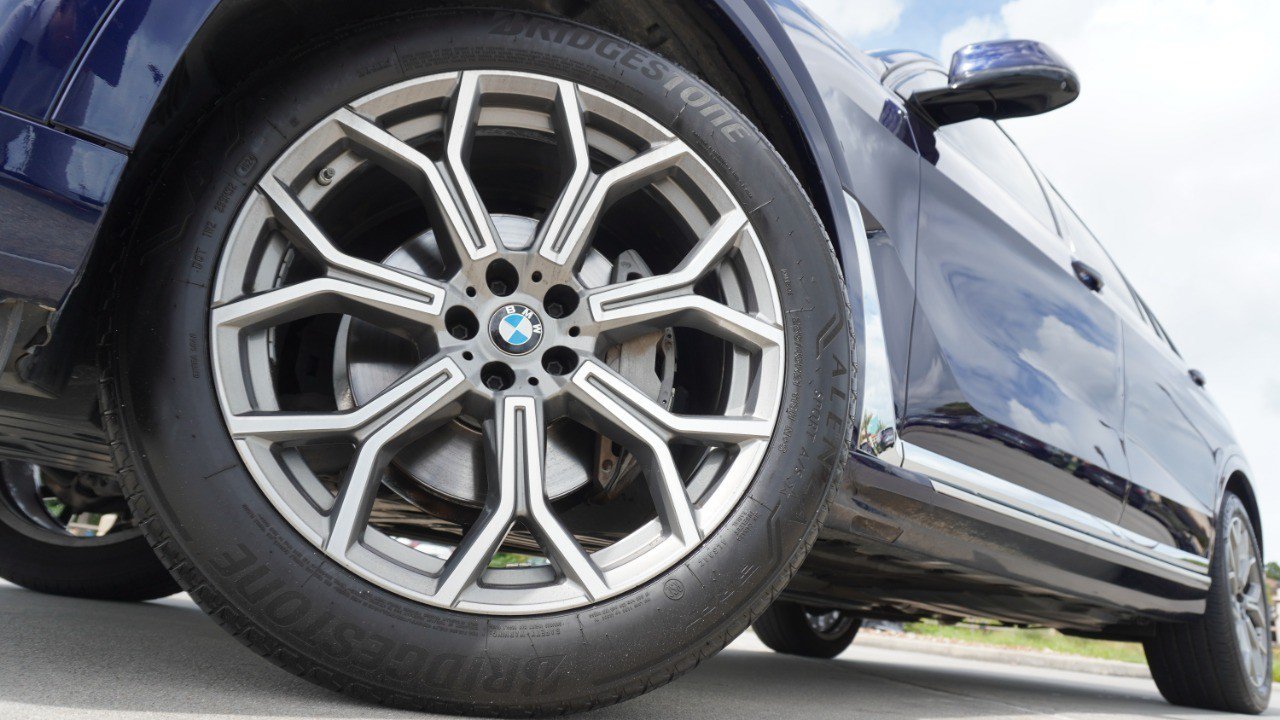 Used 2021 BMW X7 xDrive40i w/ Executive Package AWD/4WD image 11