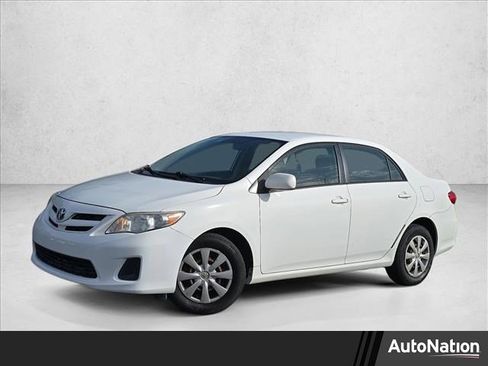 Used 2011 Toyota Corolla LE image 1