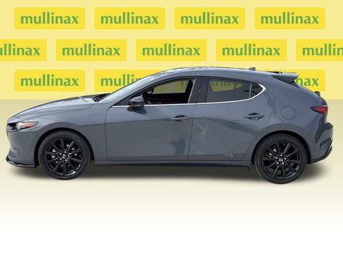 Used 2024 MAZDA MAZDA3 Hatchback w/Premium Plus Pkg image 11