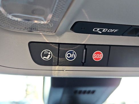 Used 2022 Chevrolet Equinox LS image 22