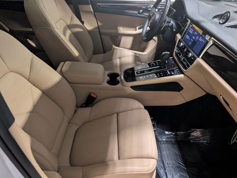 Certified 2025 Porsche Macan image 29