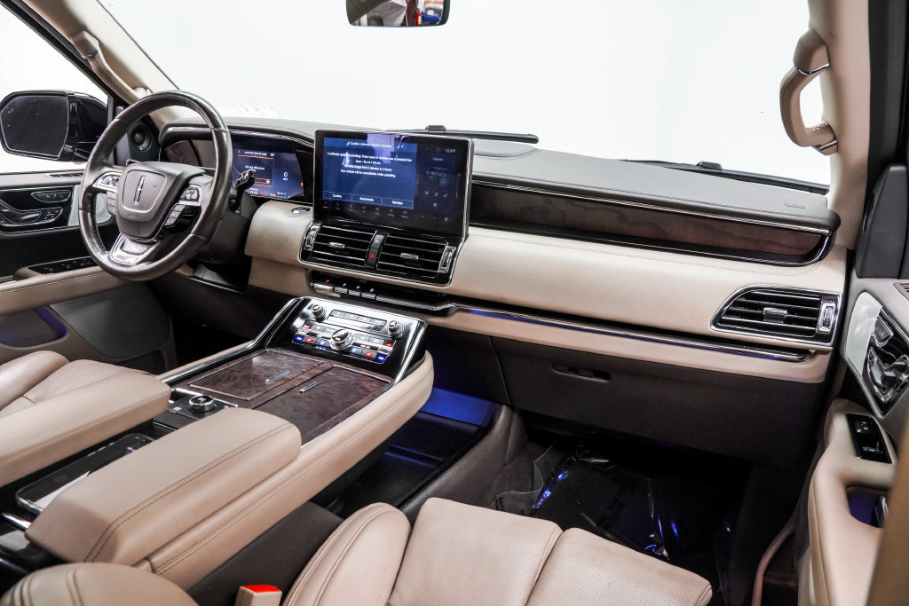 Used 2022 Lincoln Navigator Reserve AWD/4WD image 24