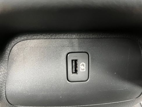 New 2025 Nissan Sentra SR w/ Midnight Edition image 6