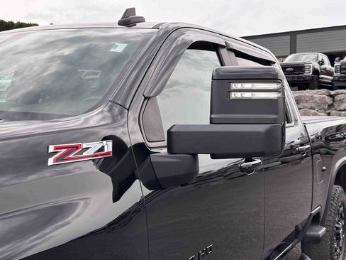 Used 2022 Chevrolet Silverado 2500 LTZ w/ LTZ Plus Package AWD/4WD image 10