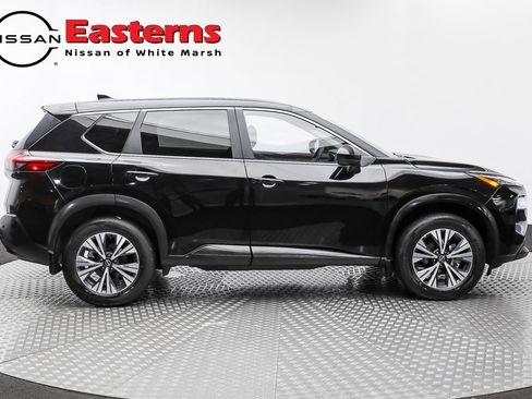 Used 2023 Nissan Rogue SV image 5