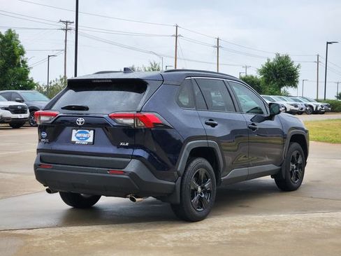 Used 2025 Toyota RAV4 XLE FWD image 7