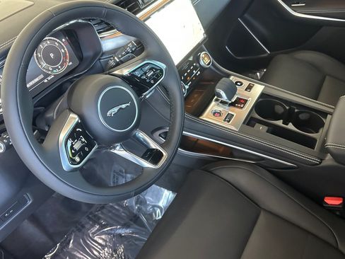 New 2026 Jaguar F-PACE R-Dynamic S AWD/4WD image 5
