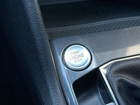 Certified 2024 Volkswagen Tiguan SEL R-Line image 22