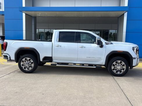 New 2026 GMC Sierra 2500 Denali w/ Denali Reserve Package AWD/4WD image 2