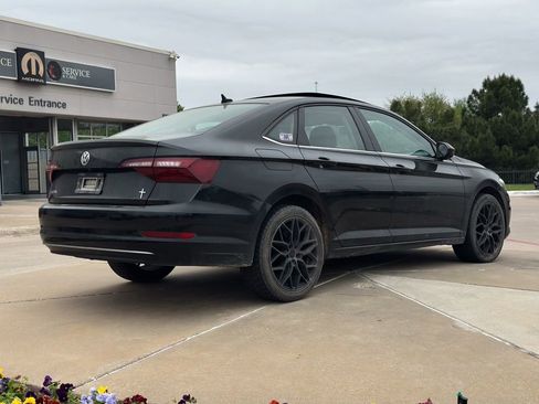 Used 2020 Volkswagen Jetta SE w/ SE Cold Weather Package image 4