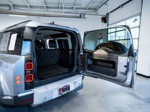 Used 2020 Land Rover Defender 110 SE image 58