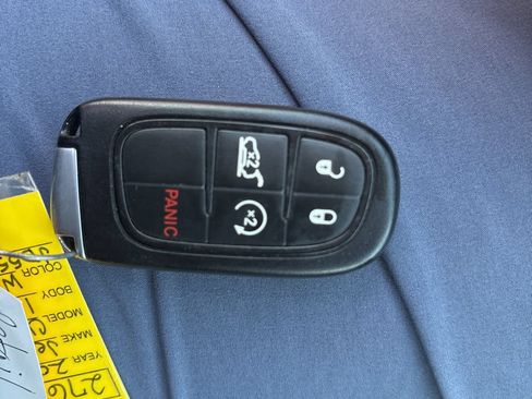 Used 2018 Jeep Cherokee Limited w/ High Altitude Package AWD/4WD image 34