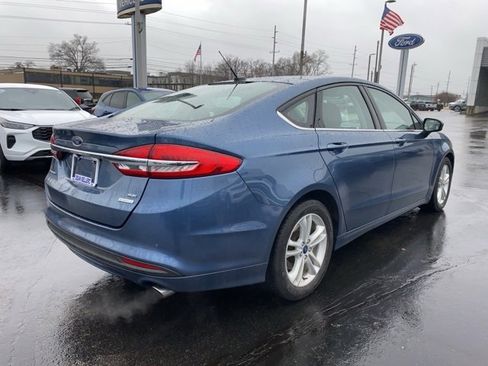 Certified 2018 Ford Fusion SE w/ Fusion SE Technology Package image 5