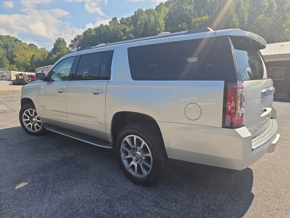 Used 2017 GMC Yukon XL Denali w/ Open Road Package AWD/4WD image 8