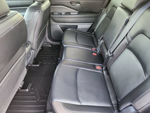 Used 2022 Nissan Pathfinder SL FWD image 26