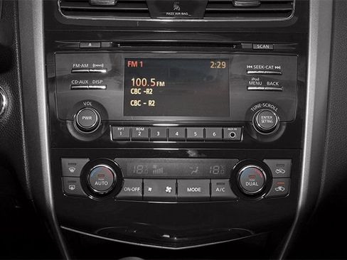 Used 2013 Nissan Altima 3.5 SL w/ Technology Pkg FWD image 12