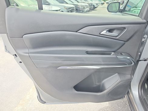 Certified 2026 Chevrolet Traverse LT FWD image 14