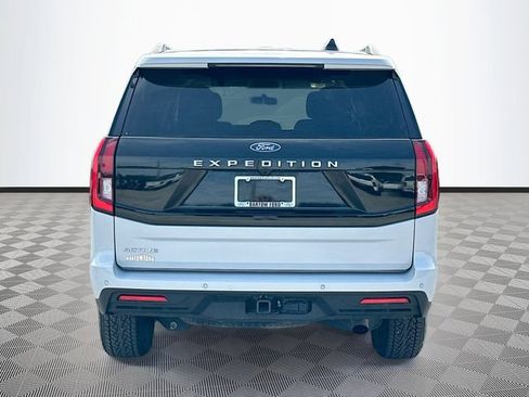 Used 2025 Ford Expedition Active RWD image 6