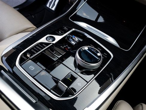 Used 2024 BMW X7 M60i w/ Executive Package AWD/4WD image 35