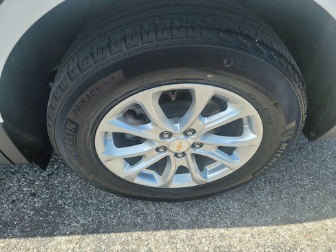 Used 2020 Chevrolet Equinox LT FWD image 12