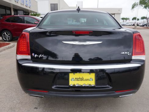 Used 2016 Chrysler 300 C RWD image 5