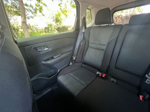Used 2025 Nissan Rogue SV FWD image 41