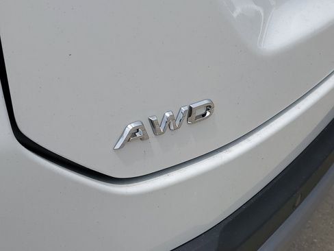 New 2025 Honda Pilot Touring image 8