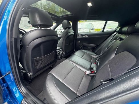Used 2018 Kia Stinger GT1 AWD/4WD image 16