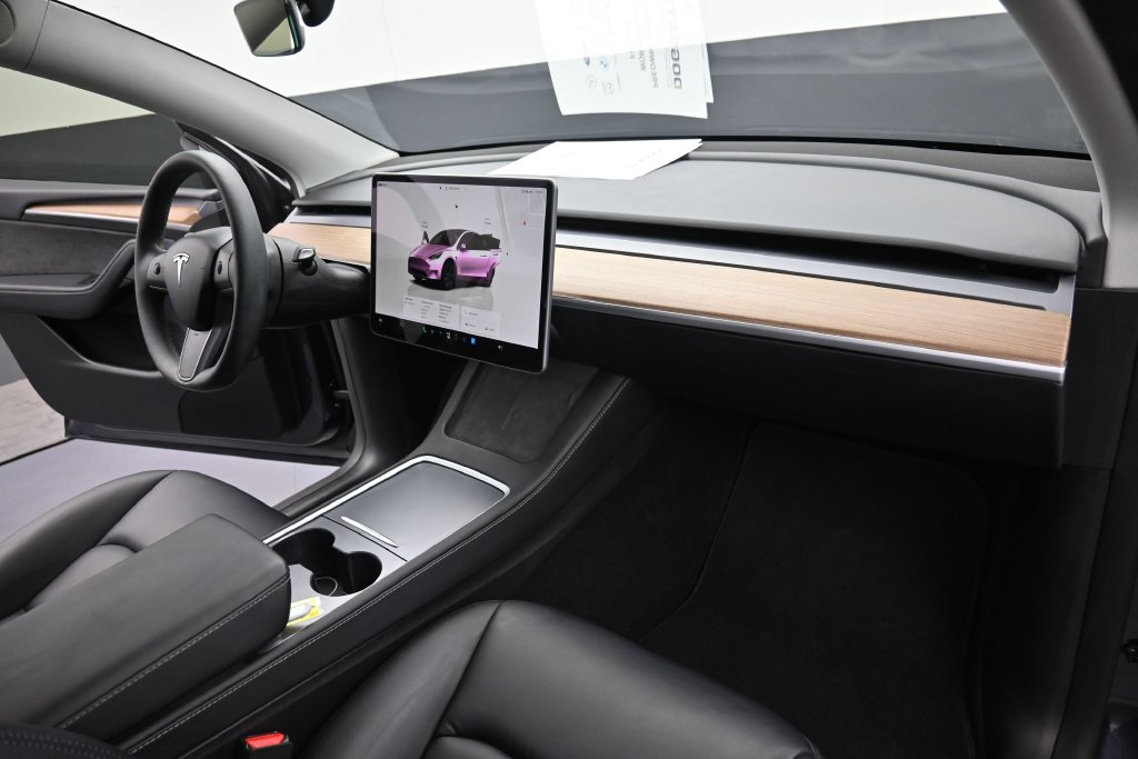 Used 2024 Tesla Model Y Long Range RWD image 7