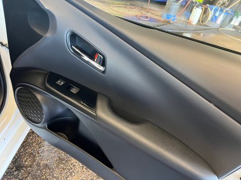 Used 2019 Toyota Prius Prime Premium image 35