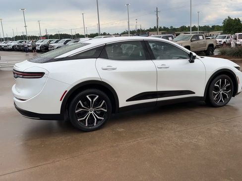 Used 2023 Toyota Crown XLE image 8