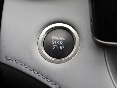 Used 2025 Toyota Highlander Limited image 26