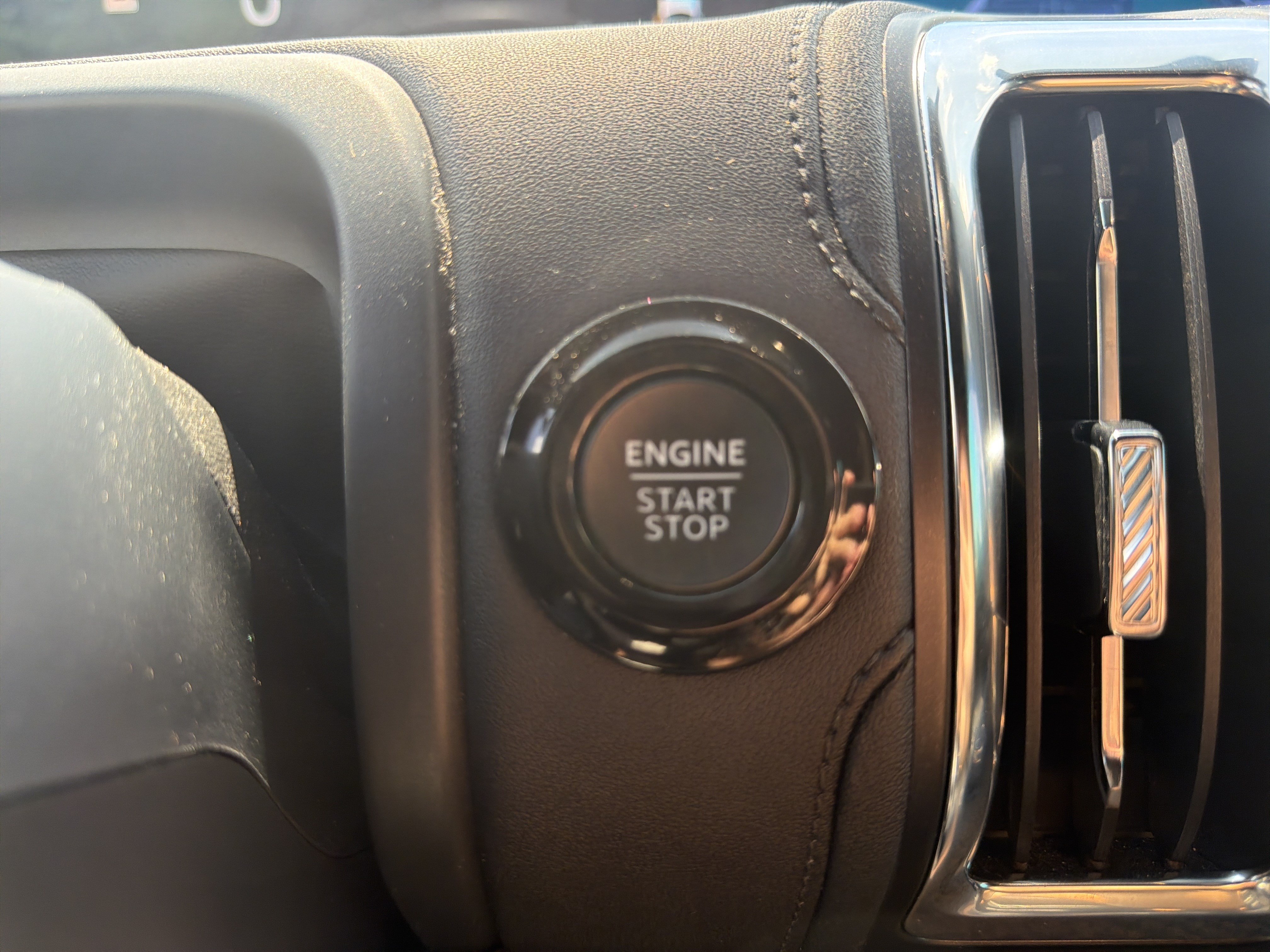 Used 2025 Ford Expedition Tremor AWD/4WD image 39