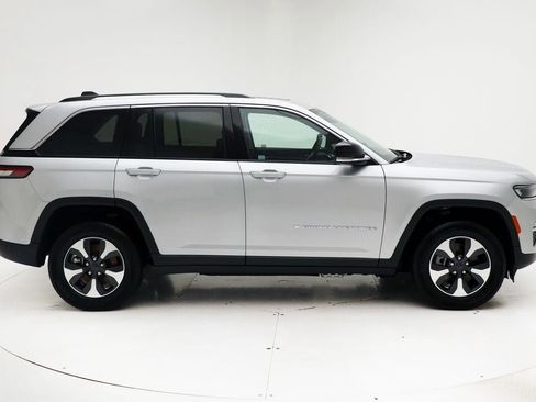 Used 2024 Jeep Grand Cherokee Limited 4xe AWD/4WD image 3