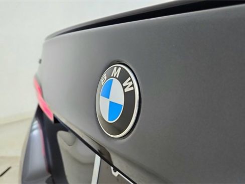 Used 2025 BMW 540i xDrive w/ Executive Package image 17
